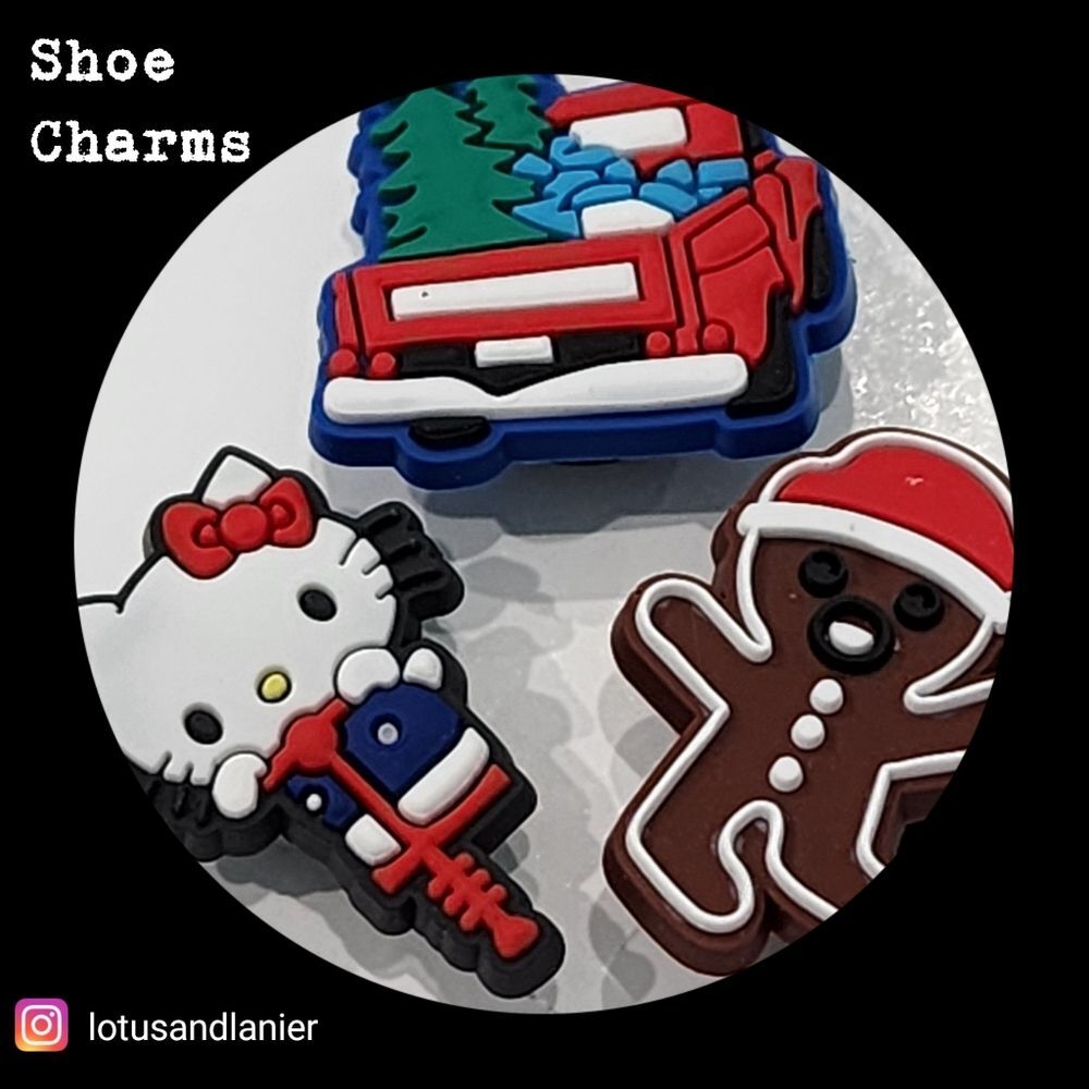 Shoe Charms "Hello Kitty Old Fashioned Christmas" Set of 3